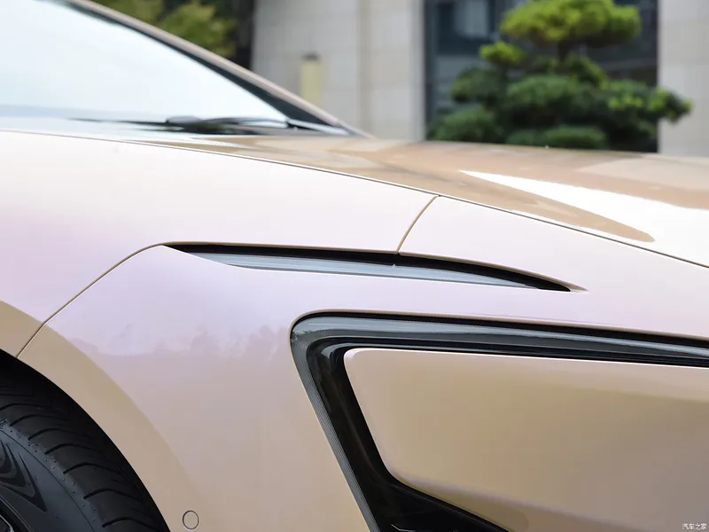 2025 Avita 12 Ultra Extended Range Edition