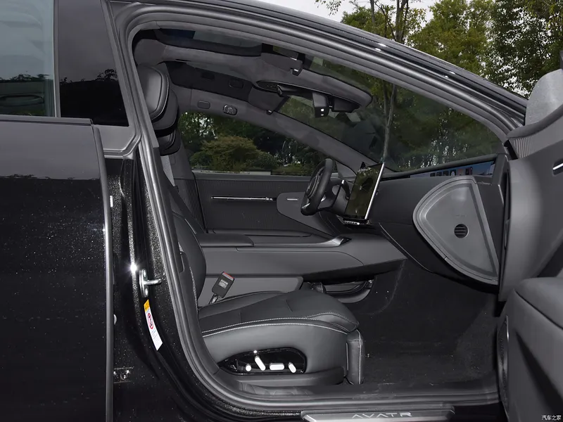 2025 Avita 12 Ultra Extended Range Edition