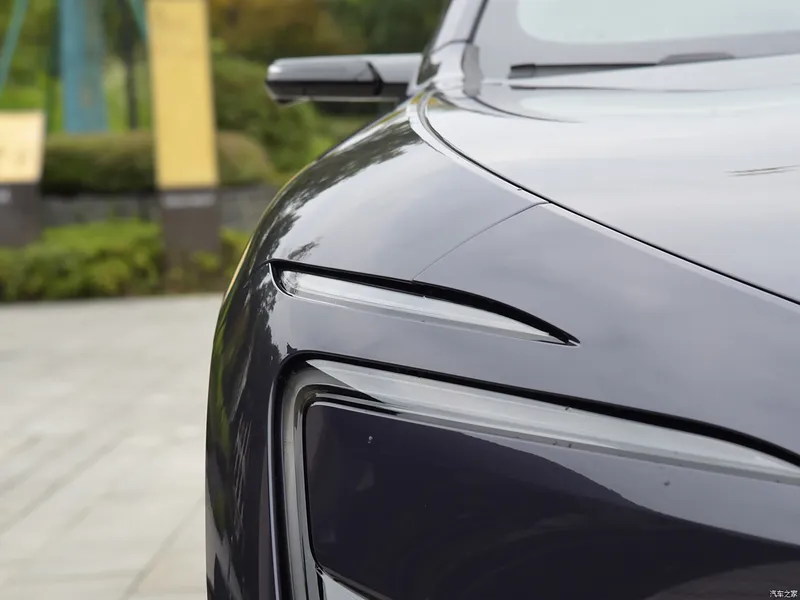 2025 Avita 12 Ultra Extended Range Edition