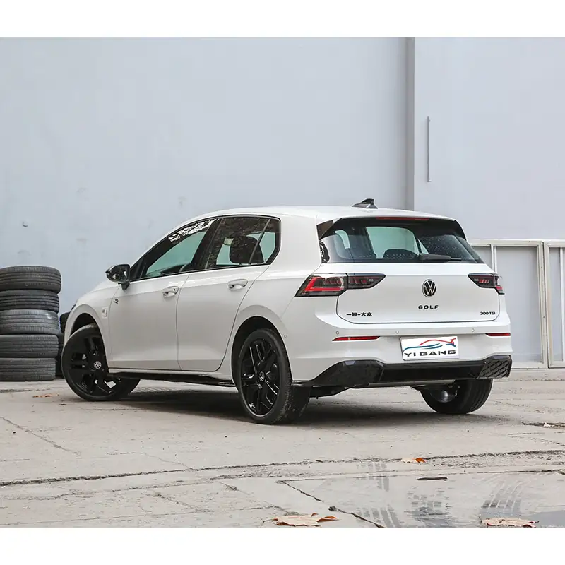 2025 Volkswagen Golf 300TSI R-Line