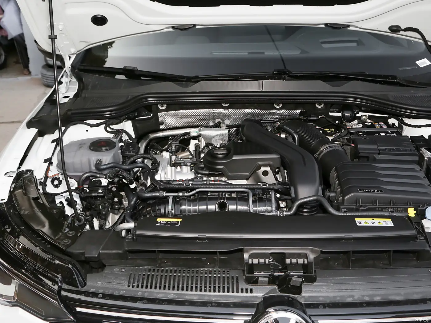2025 Volkswagen Golf 300TSI R-Line