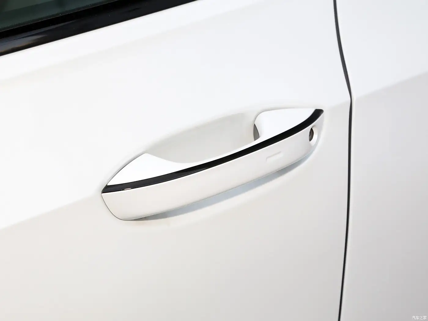2025 Volkswagen Golf 300TSI R-Line