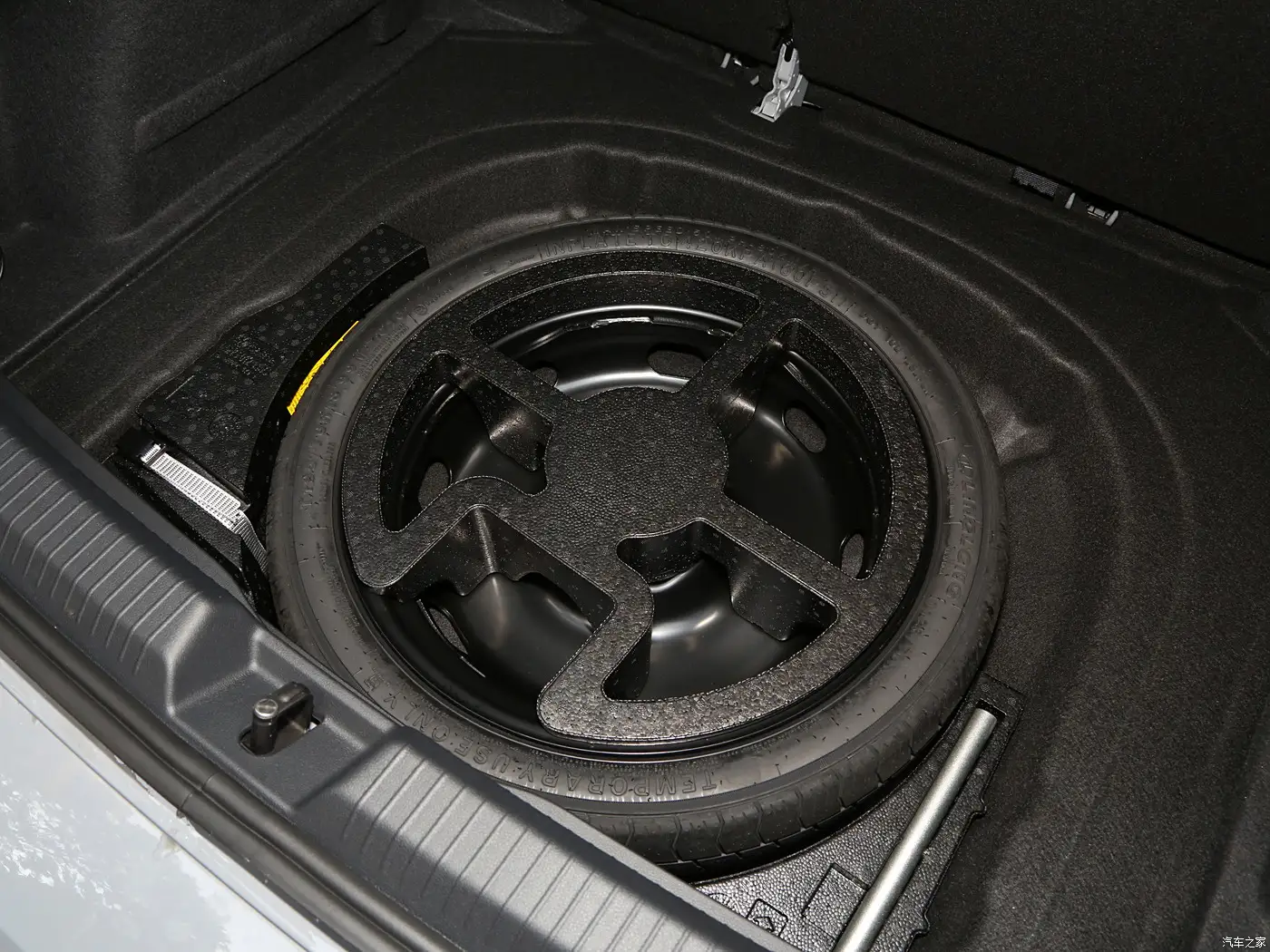 2025 Volkswagen Golf 300TSI R-Line