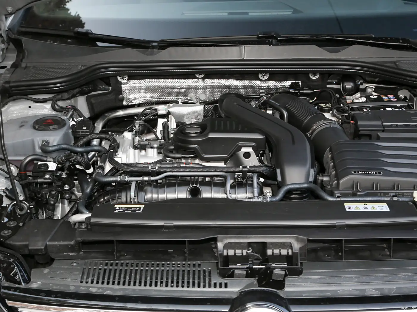 2025 Volkswagen Golf 300TSI R-Line