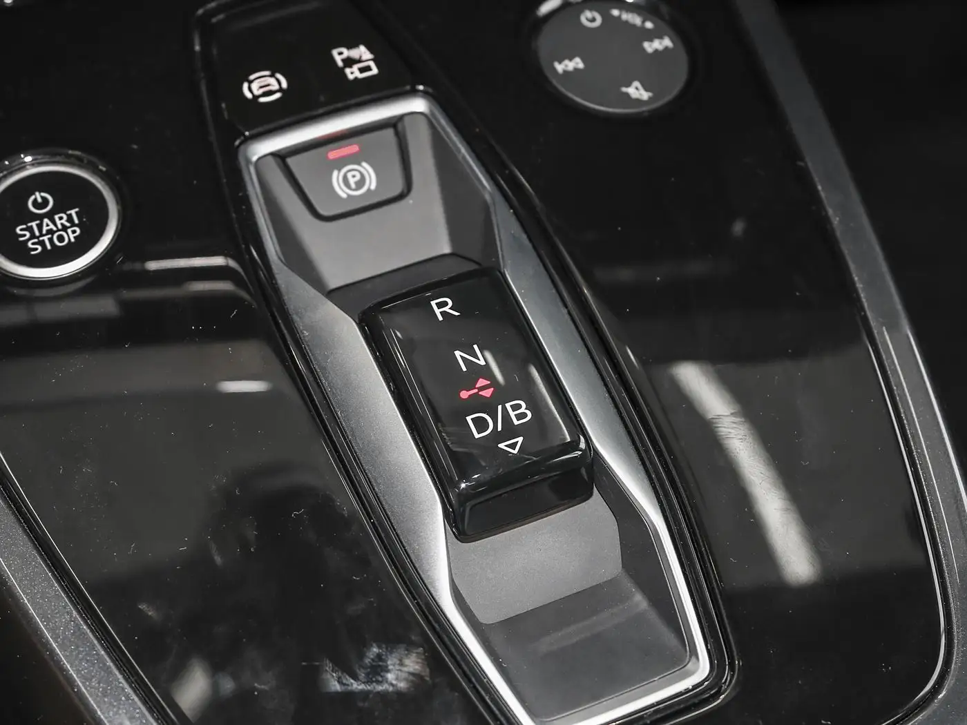 2024 Audi Q4 40 e-tron Creative Edition