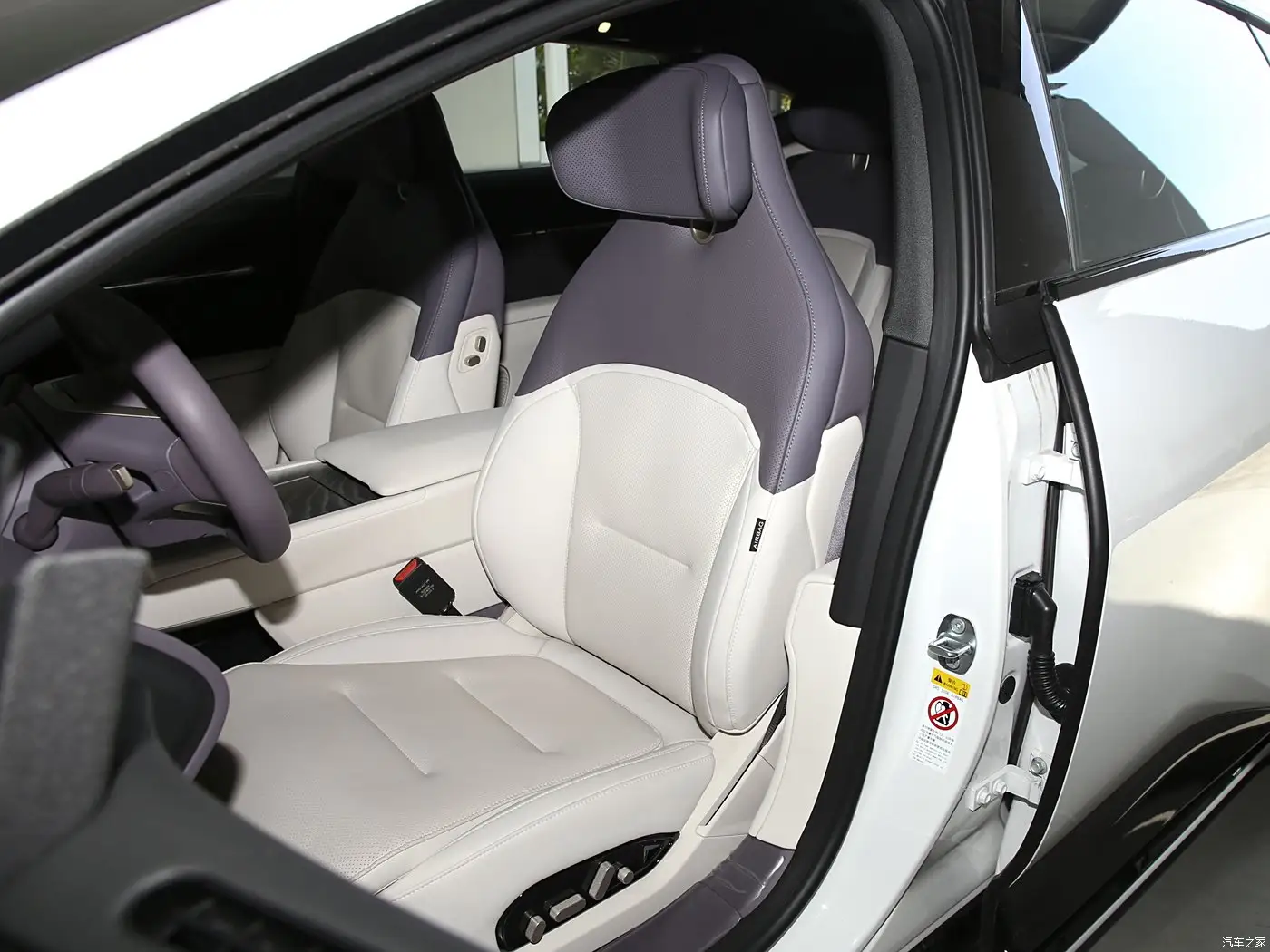 2025 Avatr 12 MAX Pure Electric Edition