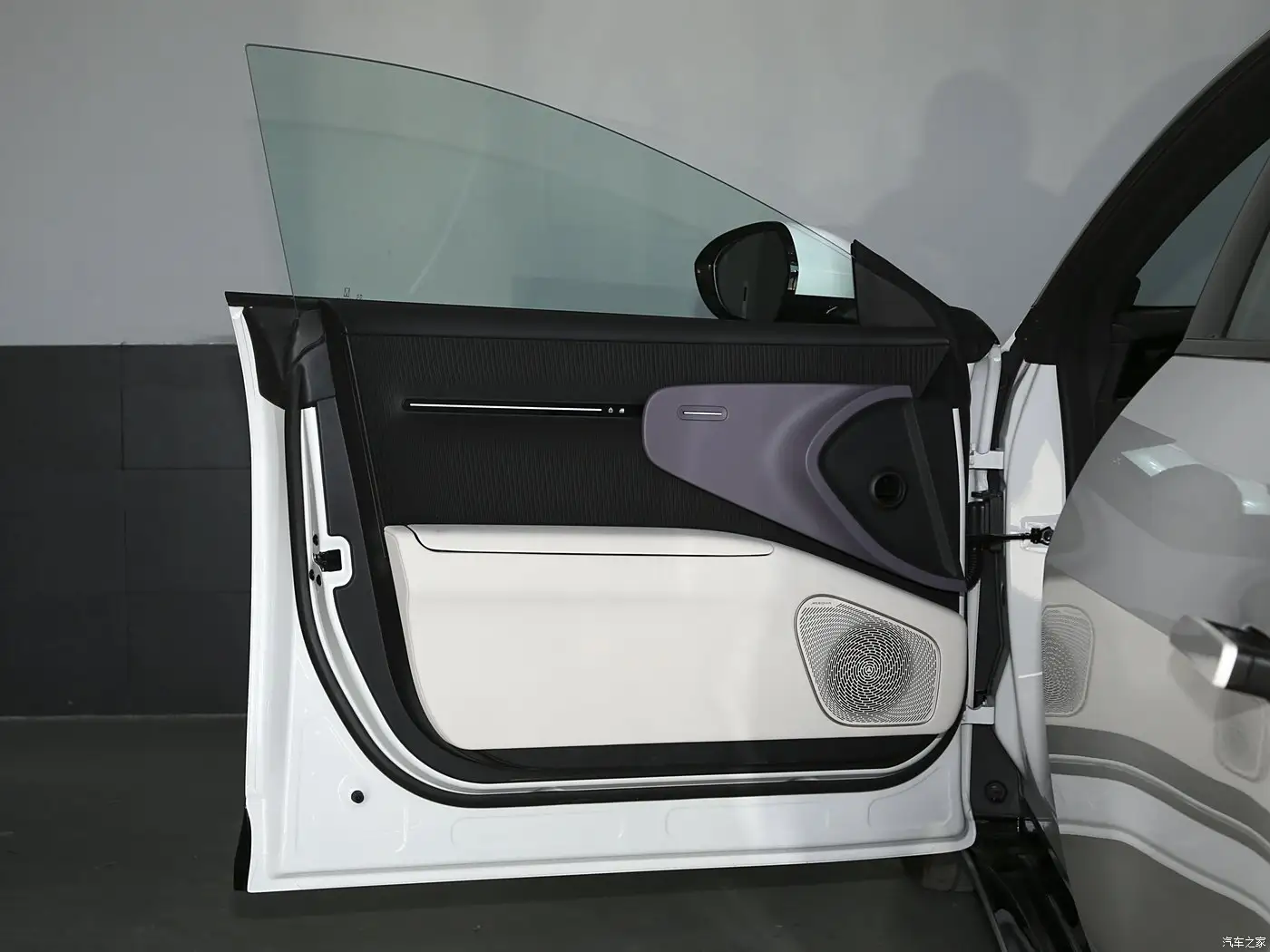 2025 Avatr 12 MAX Pure Electric Edition