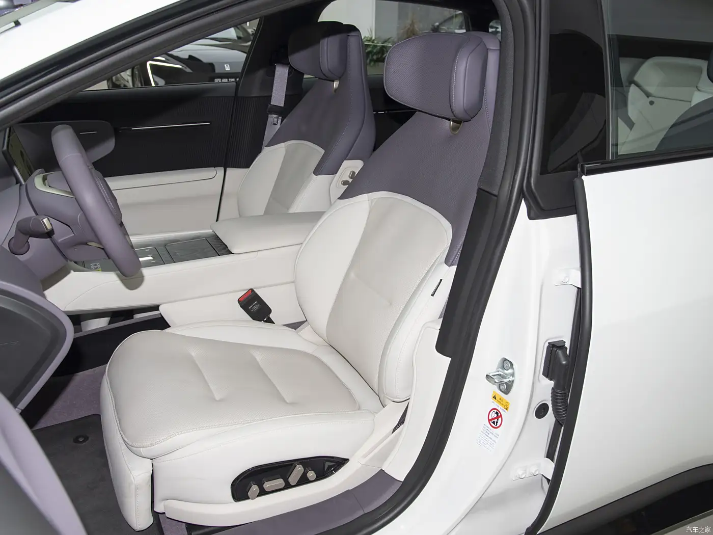 2025 Avatr 12 Max Extended Range Edition