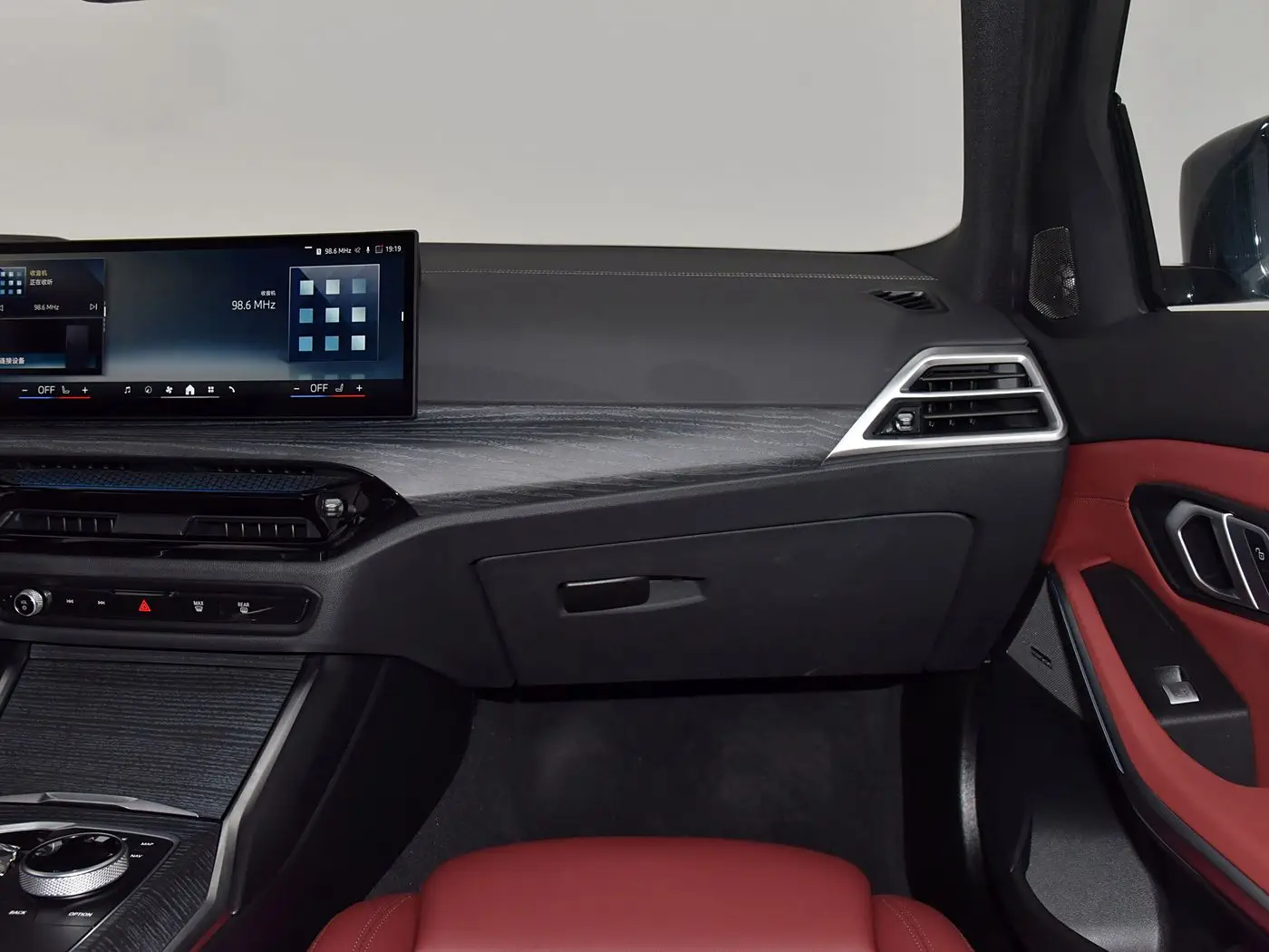 2025 BMW i3 eDrive 40 L Night Sports Package