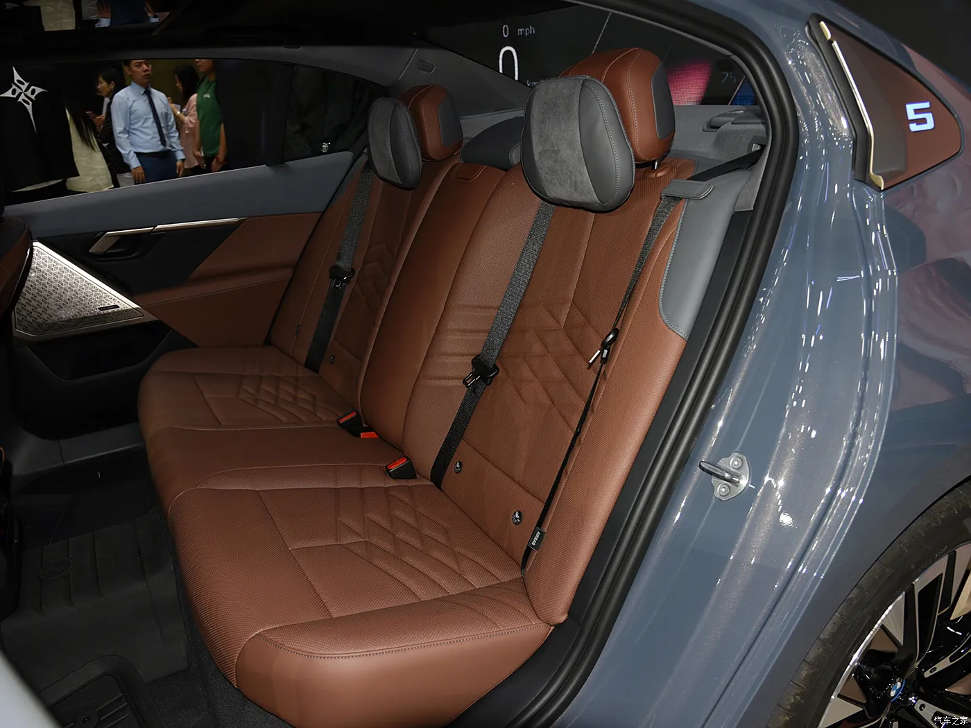 BMW i5 eDrive 40L Luxury Package