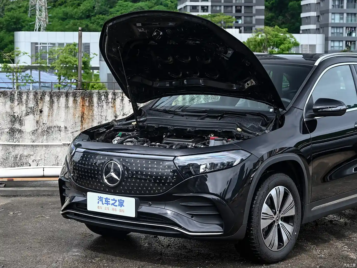 Mercedes Benz EQA260