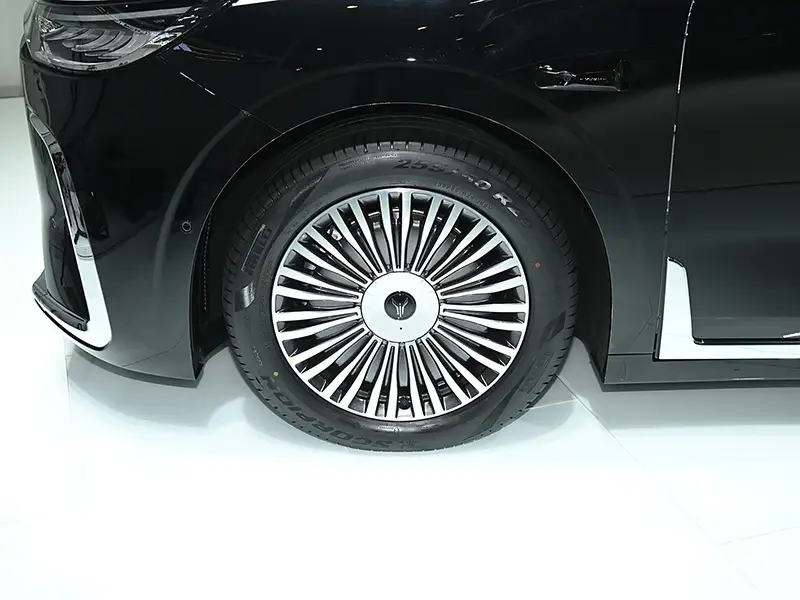 2025 Voyah Dreamer PHEV Four-Wheel Drive Flagship Qiankun Version