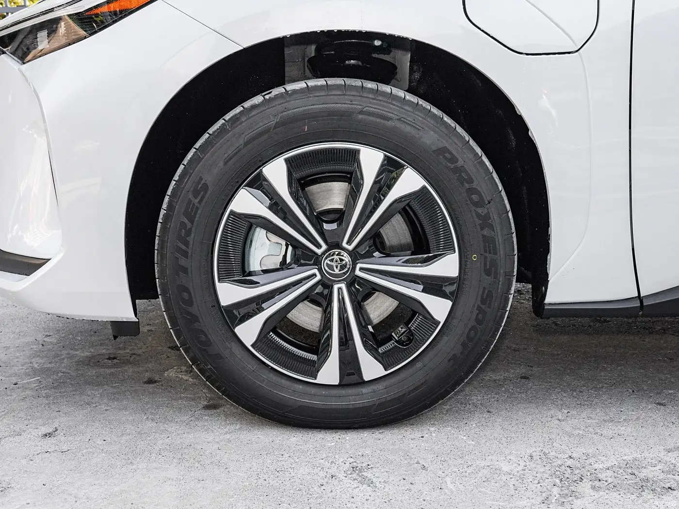 2025 Toyota Platinum 4X 615Air Edition