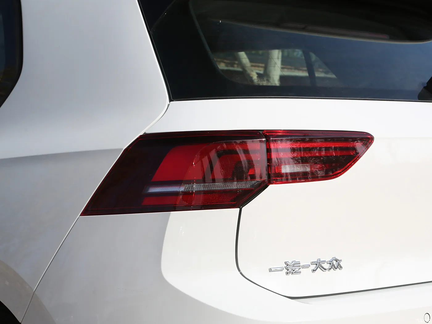Volkswagen Golf 300TSI Pro