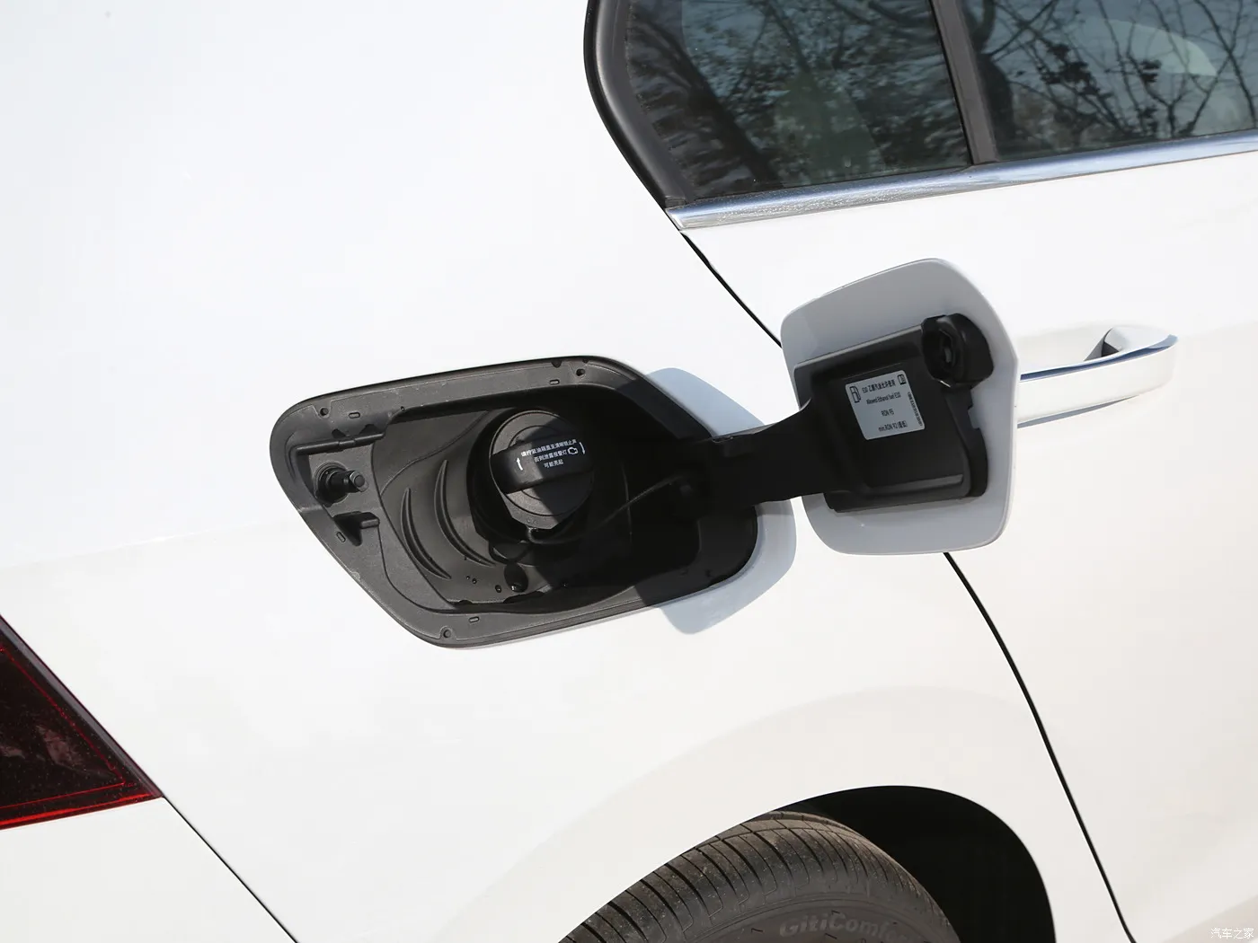 Volkswagen Golf 300TSI Pro