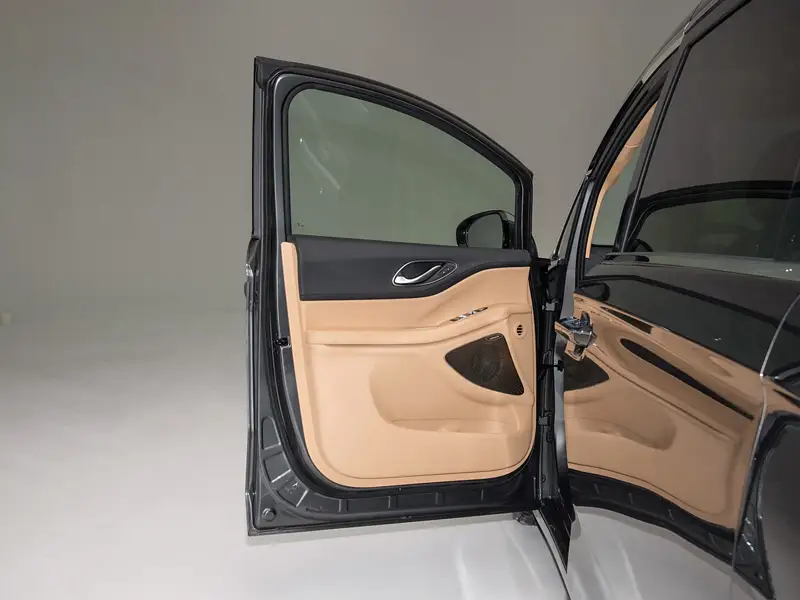 2025 Voyah Dreamer PHEV Four-Wheel Drive Flagship Kunpeng Version